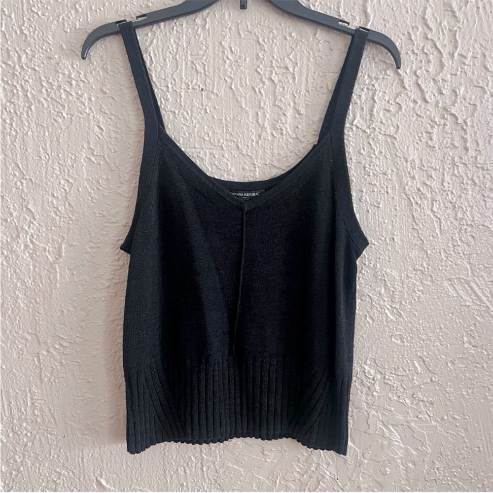 ⭐️ Banana Republic Black Ribbed Knit Camisole